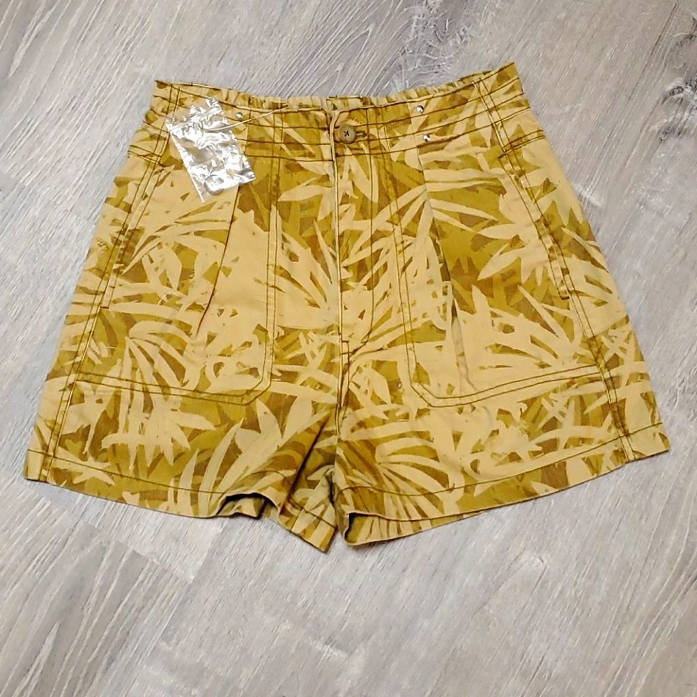 Free people denim shorts floral camo high waist women size XS New Oversized